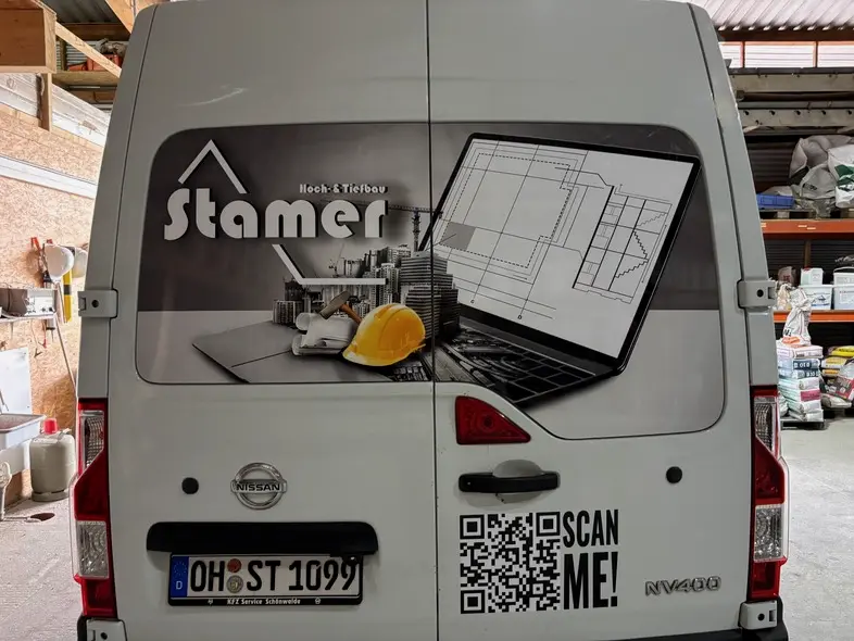 Nissan NV400 mit Digitaldruck-Heckgestaltung für Stamer Hoch- und Tiefbau